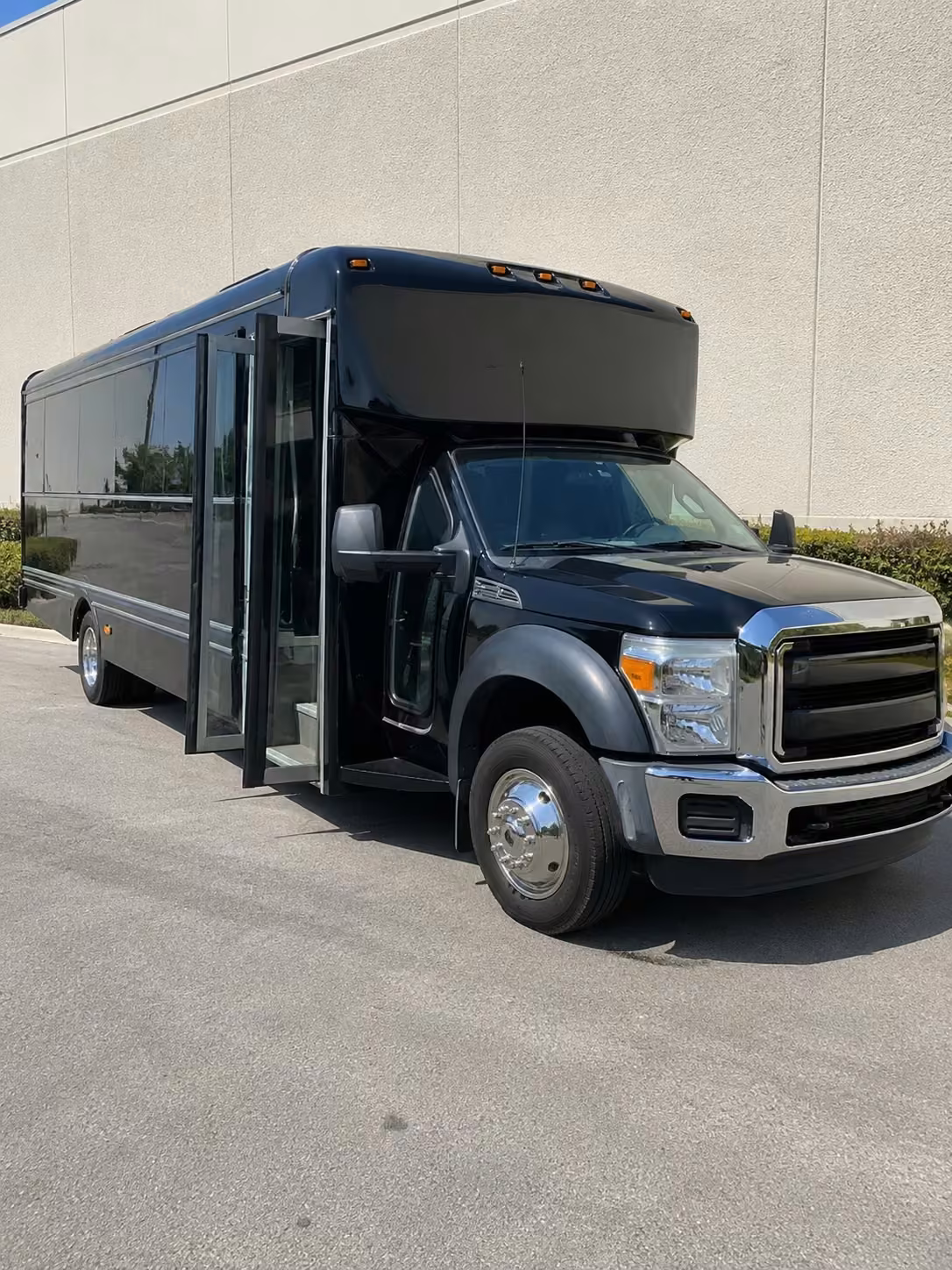 20 passenger party bus